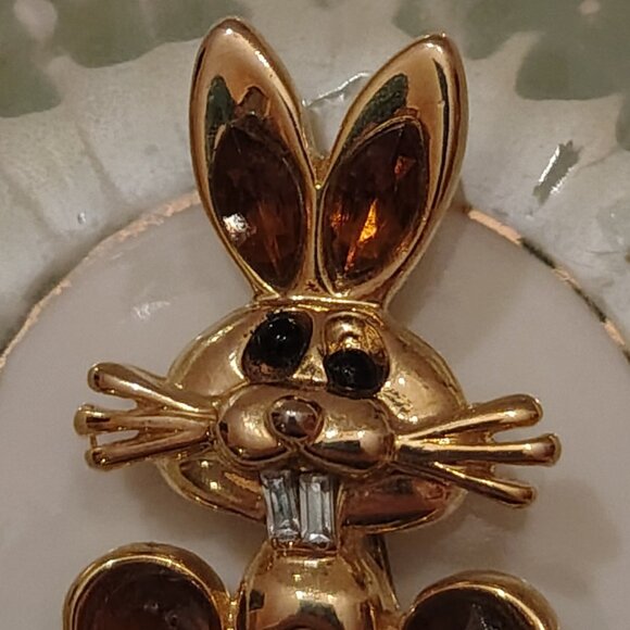 Rare Vintage "Buck Tooth Bunny Pin" Rabbit Gold Tone Brooch Prominent Teeth - Picture 6 of 7